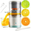 Avis USB-C cordless citrus juicer pouring fresh orange juice into glass with USB-C charging cable