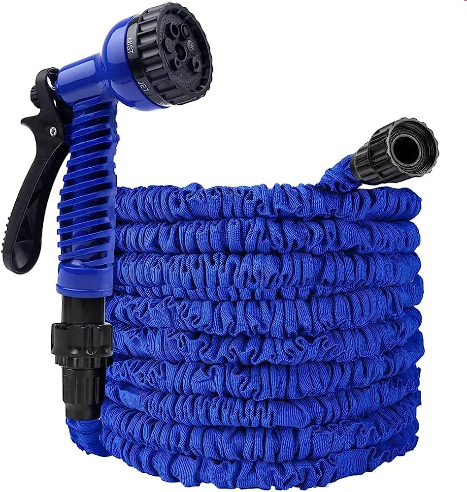 ForKumi 60m expandable garden hose in blue with black adjustable spray nozzle and trigger handle